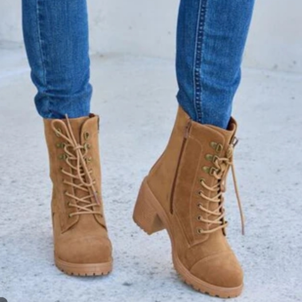 Tan lace up boots Block Heel Lace up zipper